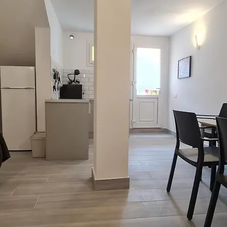 Modern Close To Beach. 라스팔마스